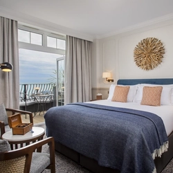 A hotel room at the White Horses.
