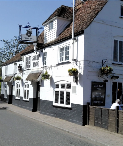 Ship Inn (Cobham) Exterior