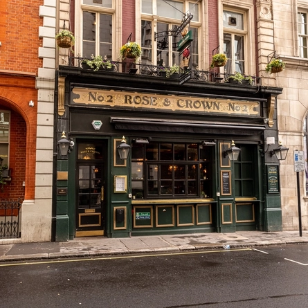 7242_GK_Heritage_Rose&Crown_Mayfair_Pub_2023_001.jpg