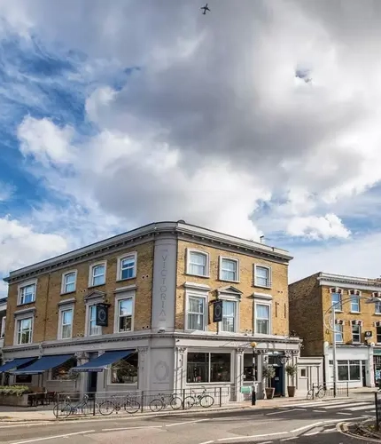 Metro - Victoria Inn (Peckham) - Pub Exterior 2