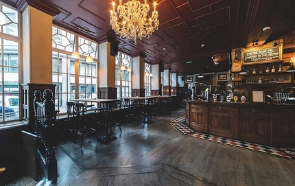 Metro - Golden Fleece (London) - The bar of The Golden Fleece