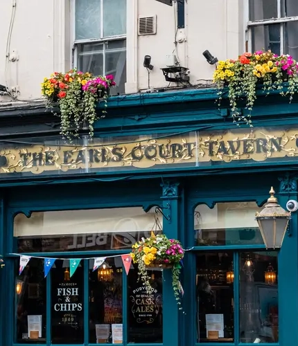 The exterior of Earls Court Tavern