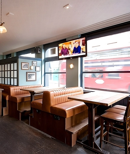 Metro - Worlds End (Finsbury Park) - The dining area of The World's End