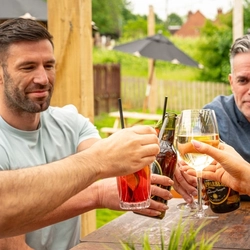 GK_PL_P&C_People_Lifestyle_Summer-Drinks-Beer-Garden_2024_008.jpg