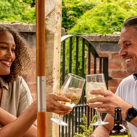 GK_People_Lifestyle_Summer-Drinks-In-The-Sun_2024_148.jpg