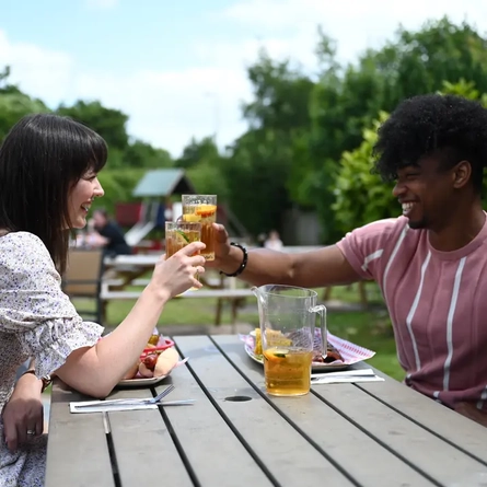 6104_White-Barn_Cuddington_People_Lifestyle_Beer-Garden-Dining_2022_043.jpg