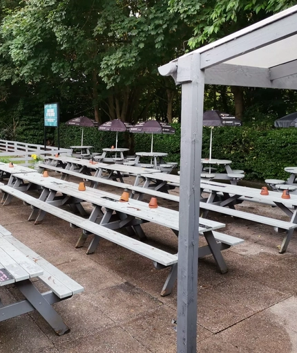 7043 Starting Gate (Nottingham) - FG - BEER GARDEN 02.jpg