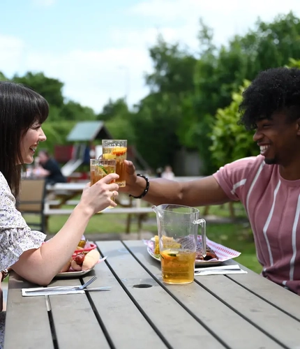 6104_White-Barn_Cuddington_People_Lifestyle_Beer-Garden-Dining_2022_043.jpg