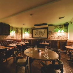 Metro - Golden Fleece (London) - The dining area of The Golden Fleece