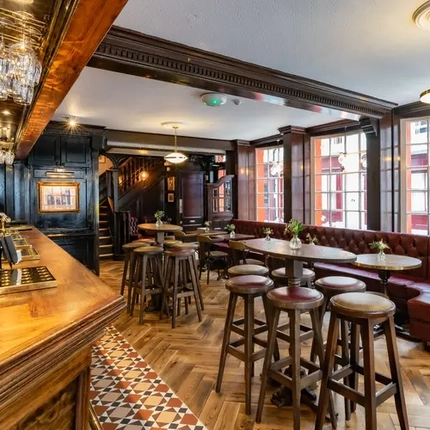 Metro - The Chesterfield Arms (Mayfair) - Interior Bar Area