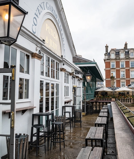 7235_GK_Heritage_Punch&Judy_CoventGarden_Pub_2023_0039.jpg