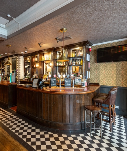 7201_GK_UC_Greyhound_Kensington_Pub_2023_23.jpg