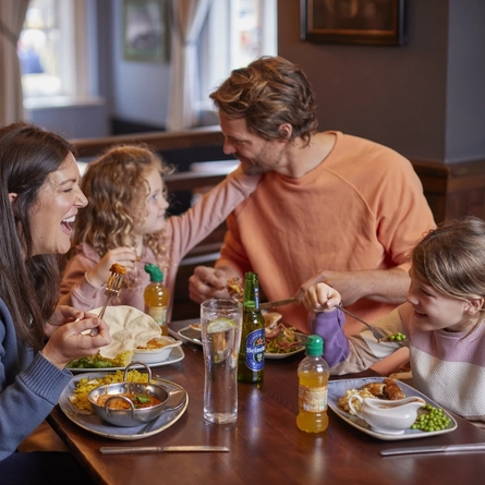 DB_HH_People_Lifestyle_Quick-Dinner-Family_2024_037.jpg