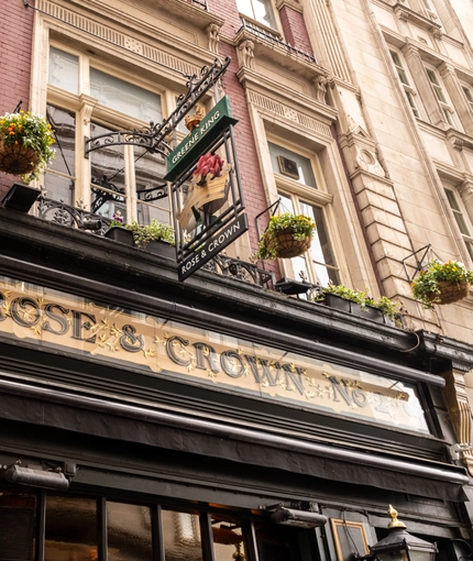 7242_GK_Heritage_Rose&Crown_Mayfair_Pub_2023_008.jpg