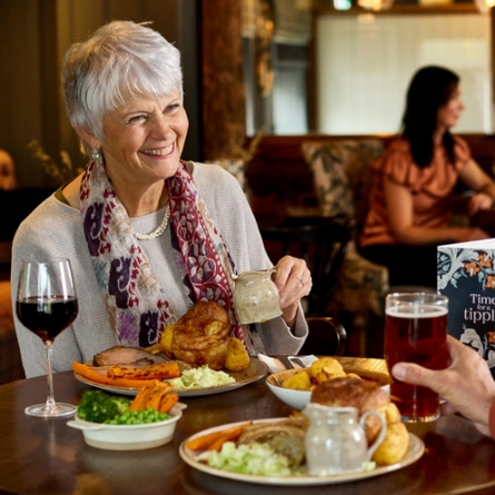 A Static 1024x500 Static Sunday Lunch Web Page Header Banner for Chef & Brewer.