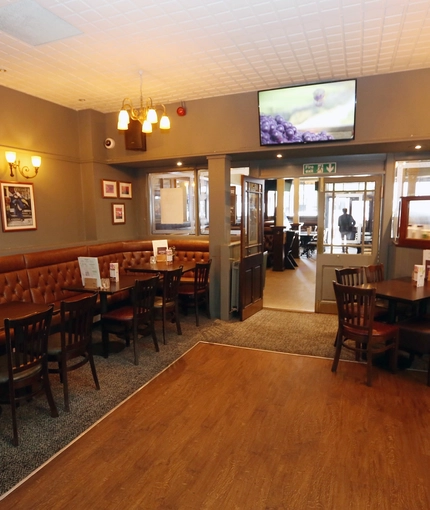 3939_Heritage_PL_Wintergills_Glasgow_Pub_020.jpg.JPG