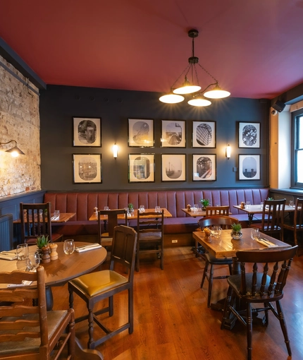 Metro - Maynard Arms (Crouch End) - Interior - Dining area