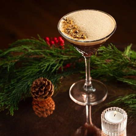 P&V_Crafted_Product-Mood_Honey-Espresso-Martini_2024_001.jpg