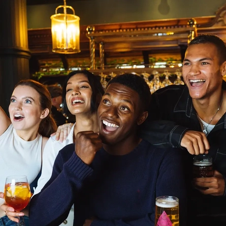 Sports_Football_People-Watching-Sports-In-Pub_2023_04.jpg