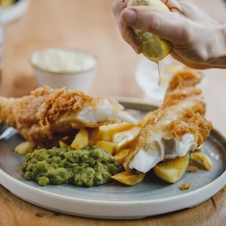P&V_Crafted_Product_Fish-And-Chips-2022_01.jpg