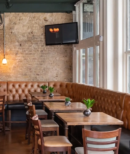 Metro - Maynard Arms (Crouch End) - Interior - Dining area