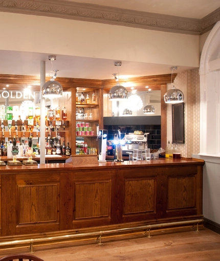 7090_GK_P&S_GoldenLion_Romford_002jpg