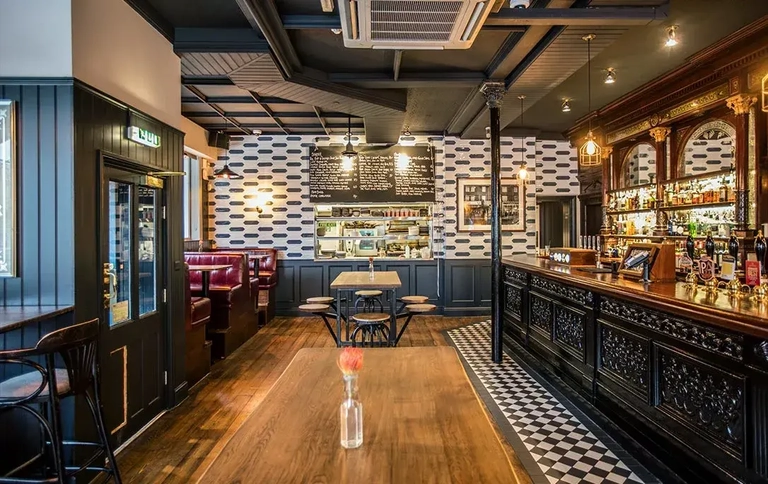 Metro - Victoria Inn (Peckham) - The bar area of The Victoria Inn