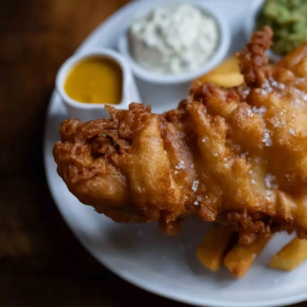 P&V_MPCo_Product_Advertsing_Fish-And-Chips-Mushy-Peas-Curry-Sauce-Tartare-Sauce_2024_004.jpg