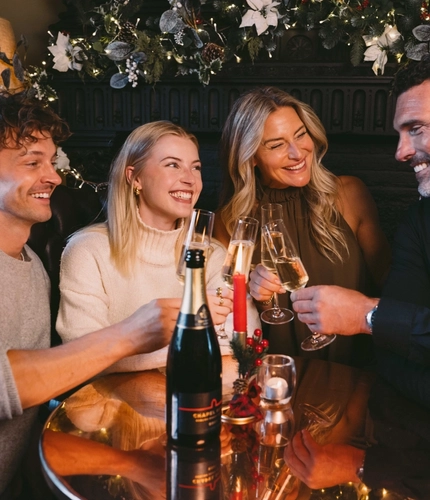 Christmas_UHT_People_Lifestyle_Day-1-Thames-Ditton_Full-Shoot_2026_065.jpg