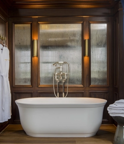 A hotel room at the White Horses.