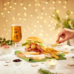 Christmas_DB_FHI_Product-Lifestyle_Festive-Burger_2024.jpg