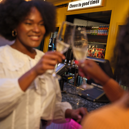 DB_HIT_Lifestyle_Bar-With-Drinks_2024_007.jpg