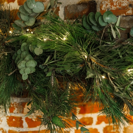 Christmas_8608_P&V_Crafted_Cart-&-Horses_Winchester_Venue_2024_002.jpg