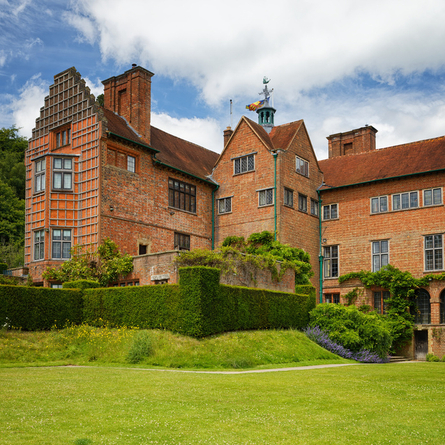 An image of Chartwell House advertising local attractions near to Chef & Brewer venues.
