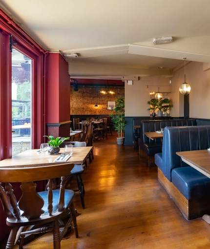 Metro - Maynard Arms (Crouch End) - Interior - Dining area