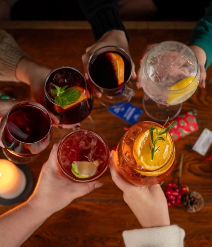 Christmas_GK_P&D_Product_Mood_Drinks-Group-Lifestyle_2023_010.jpg