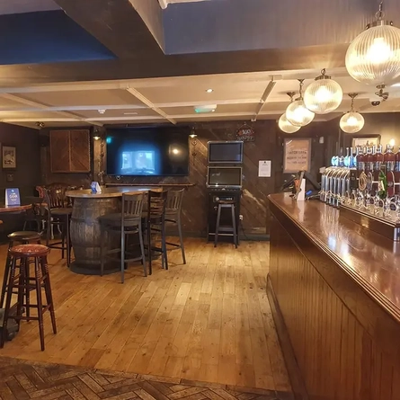 7873 New Inn (Leeds) - PS - INTERIOR 03.jpg