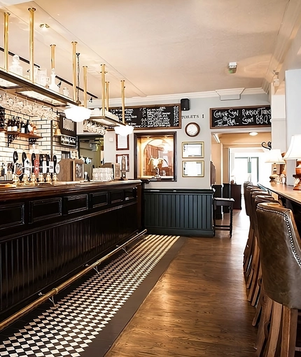 Metro - Ram (Kingston-Upon-Thames) - The bar area of The Ram