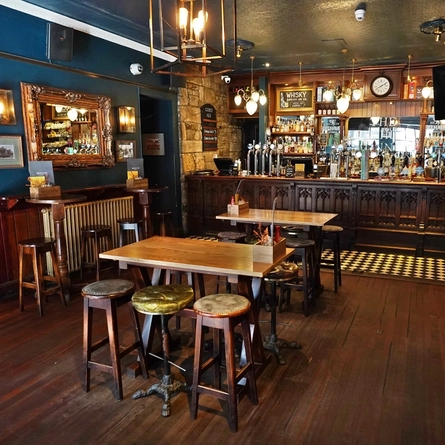 GK Heritage - 7170 Beehive Inn (Edinburgh) - 032 SA.JPG