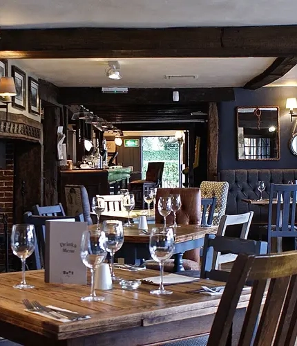 6251_Destination_C&B_TwoBrewers_Chipperfield_003.jpg
