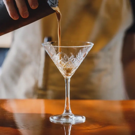 P&V_Crafted_Product-Lifestyle_Making-Espresso-Martini_2024_001.jpg