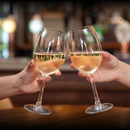 GK_PL_Product_Mood_Wine-Cheers_2023.jpg