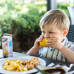 GK_P&C_People_Lifestyle_Kids-Meal-Outside_2024_008.jpg