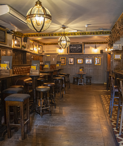 GK Heritage - 1651 Masons Arms (Mayfair) - 008.jpg