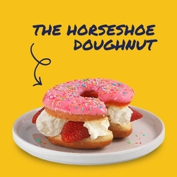 A banner promoting the 5 Sharers for £5 each campaign at Hungry Horse.