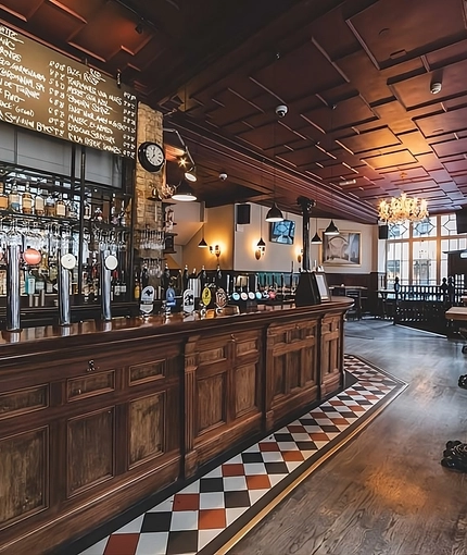 Metro - Golden Fleece (London) - The bar of The Golden Fleece