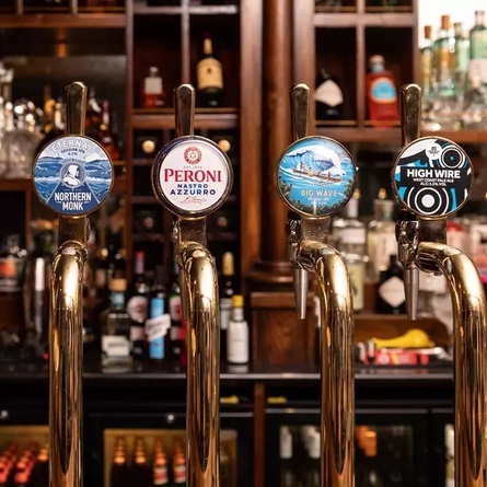 Metro - Fountain House (Manchester) - Pump clips at the bar