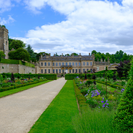An image of Dyrham Park advertising local attractions near to Chef & Brewer venues.