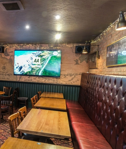 7973_GK_UC_SkyRack_Leeds_Pub_2023_4.jpg