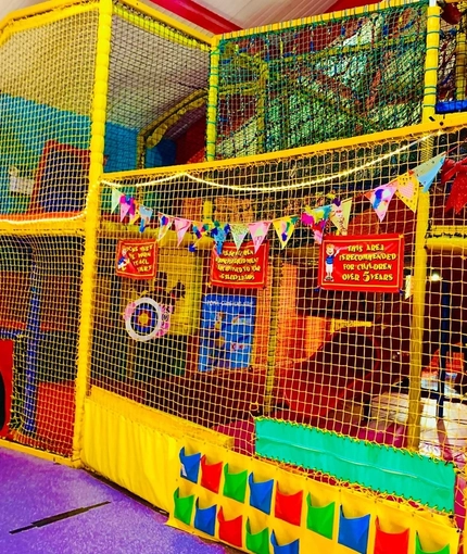 6274 Air Balloon (Horley) - PC - INTERIOR PLAY AREA 003.jpg